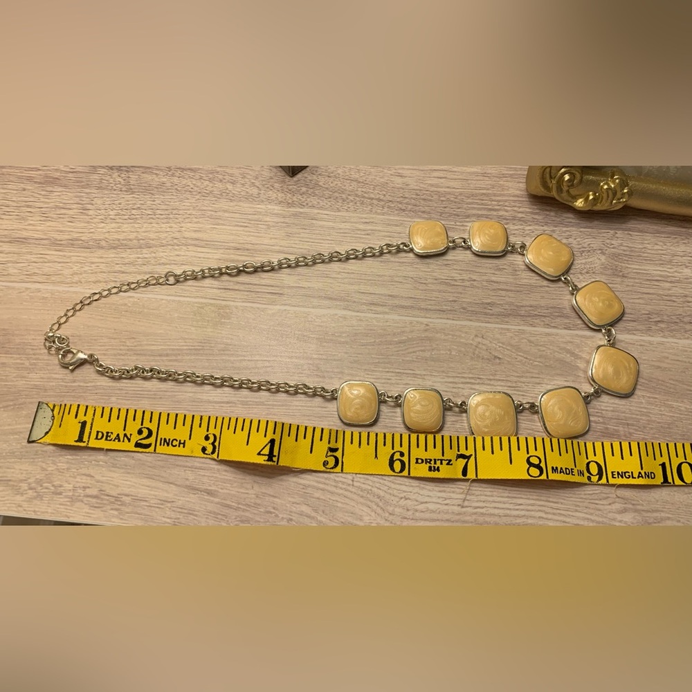 Necklace with Yellow Stones - Picture 9 of 9